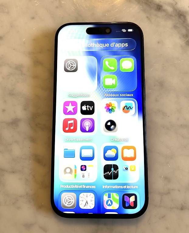 Telefoni cellulari / Smartphones: iPhone 16 pro 256 gb écran neuf – Usato da Colombier VD venduto da Xzbit 3