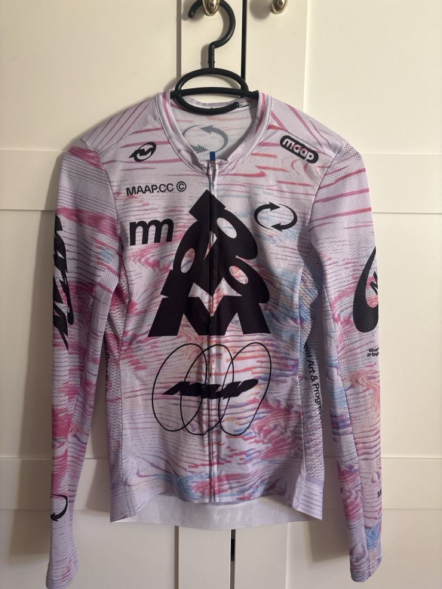 Canottiere & Pantaloni: MAAP longsleeve jersey – Usato da Bern venduto da Elena_M