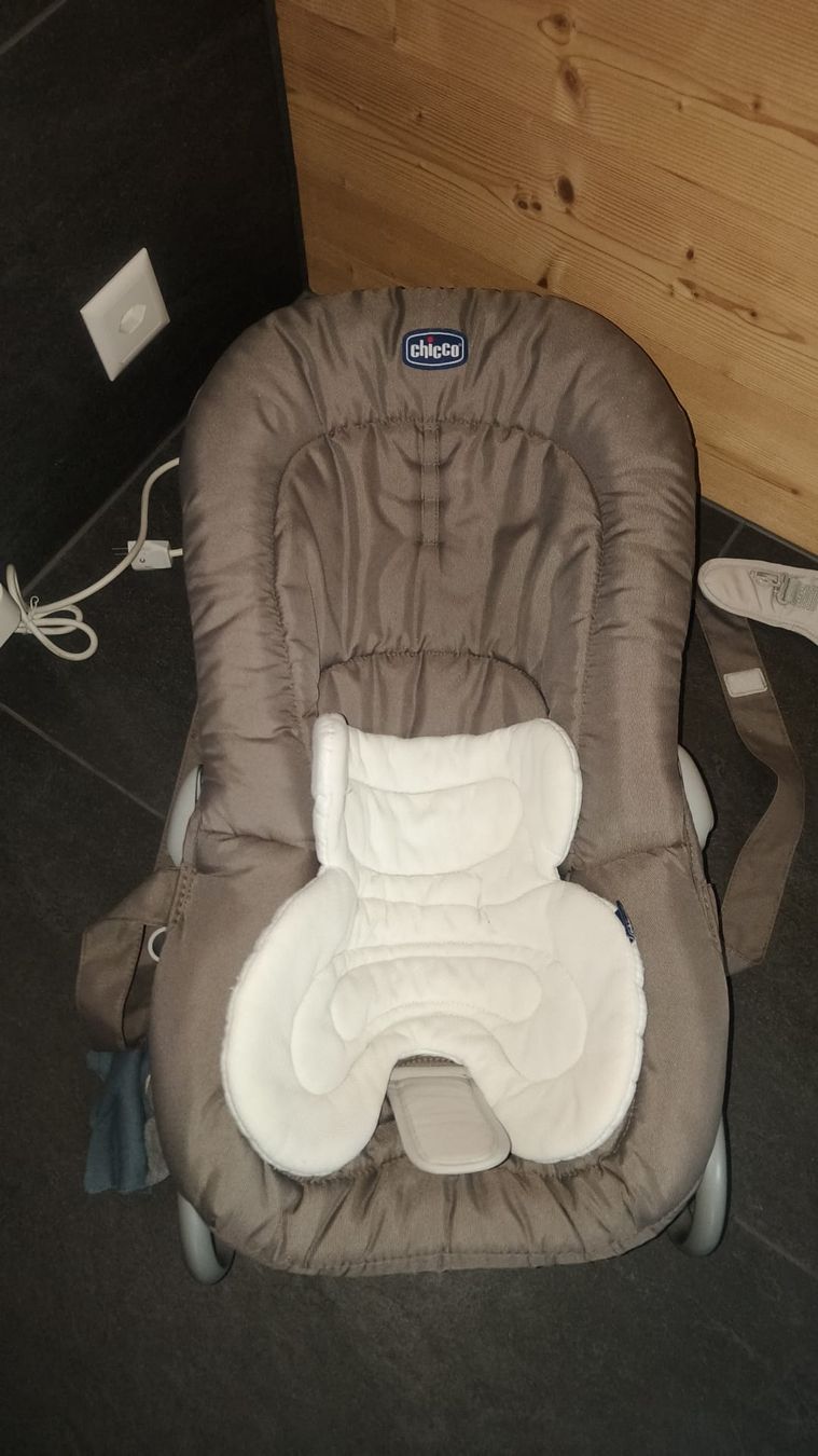 Chicco Wippen & Schaukeln: Chicco Babywippe inkl. Mobile – Neu (gemäss Beschreibung) aus Strengelbach von Lerch05