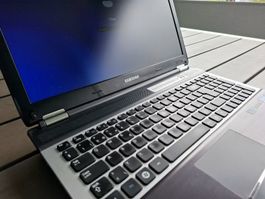 SAMSUNG Notebook NP-RF511-S03CH