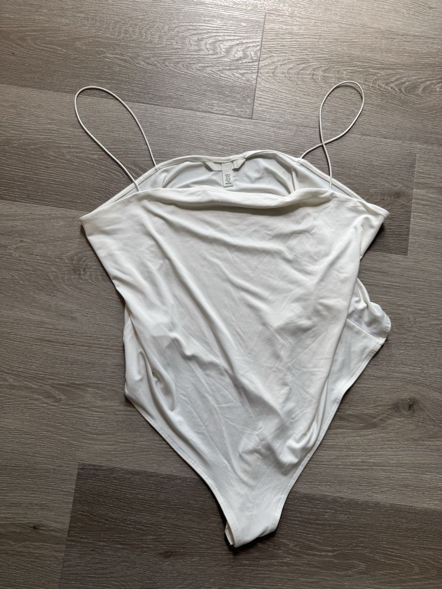 H&M Top: Body blanc taille xl  – Nuovo (secondo la descrizione) da Vouvry venduto da Laurie1896