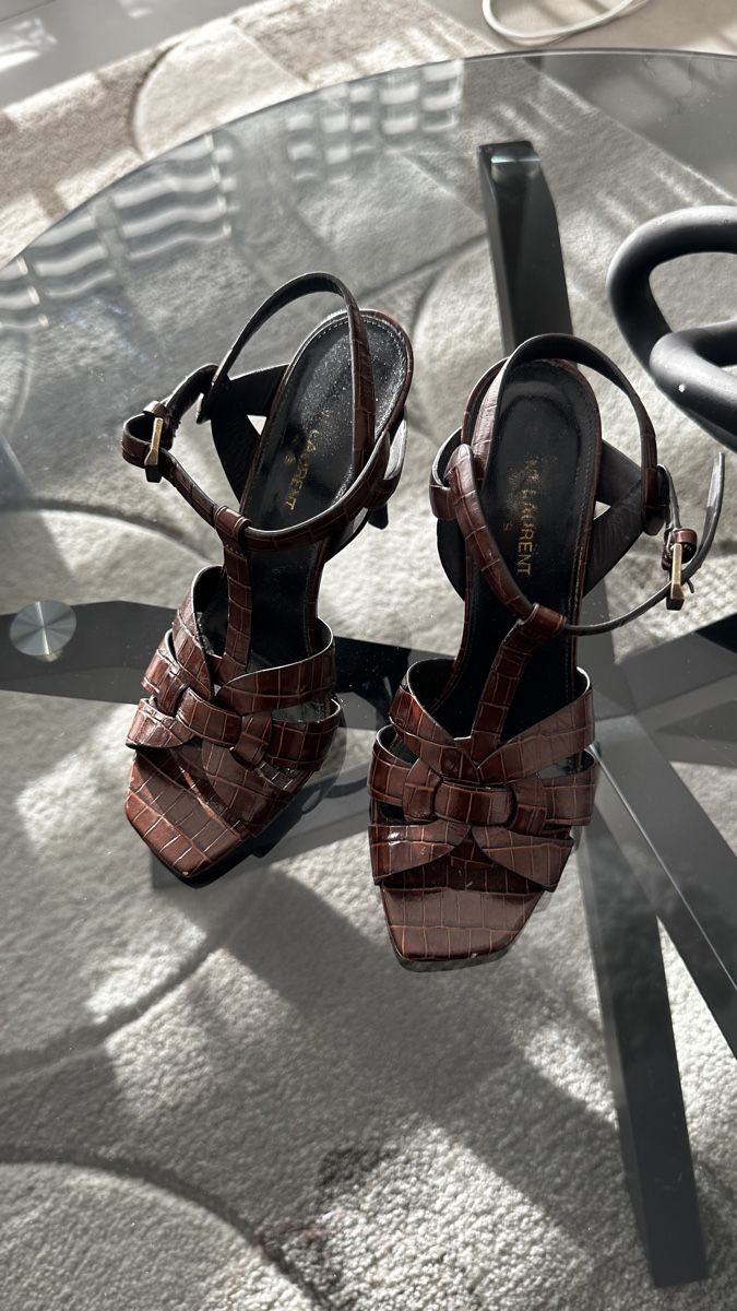 Saint Laurent Chaussures femmes: Talons Yves saint Laurent – Neuf (Voir description) à Mont-sur-Lausanne par mar_jtt6