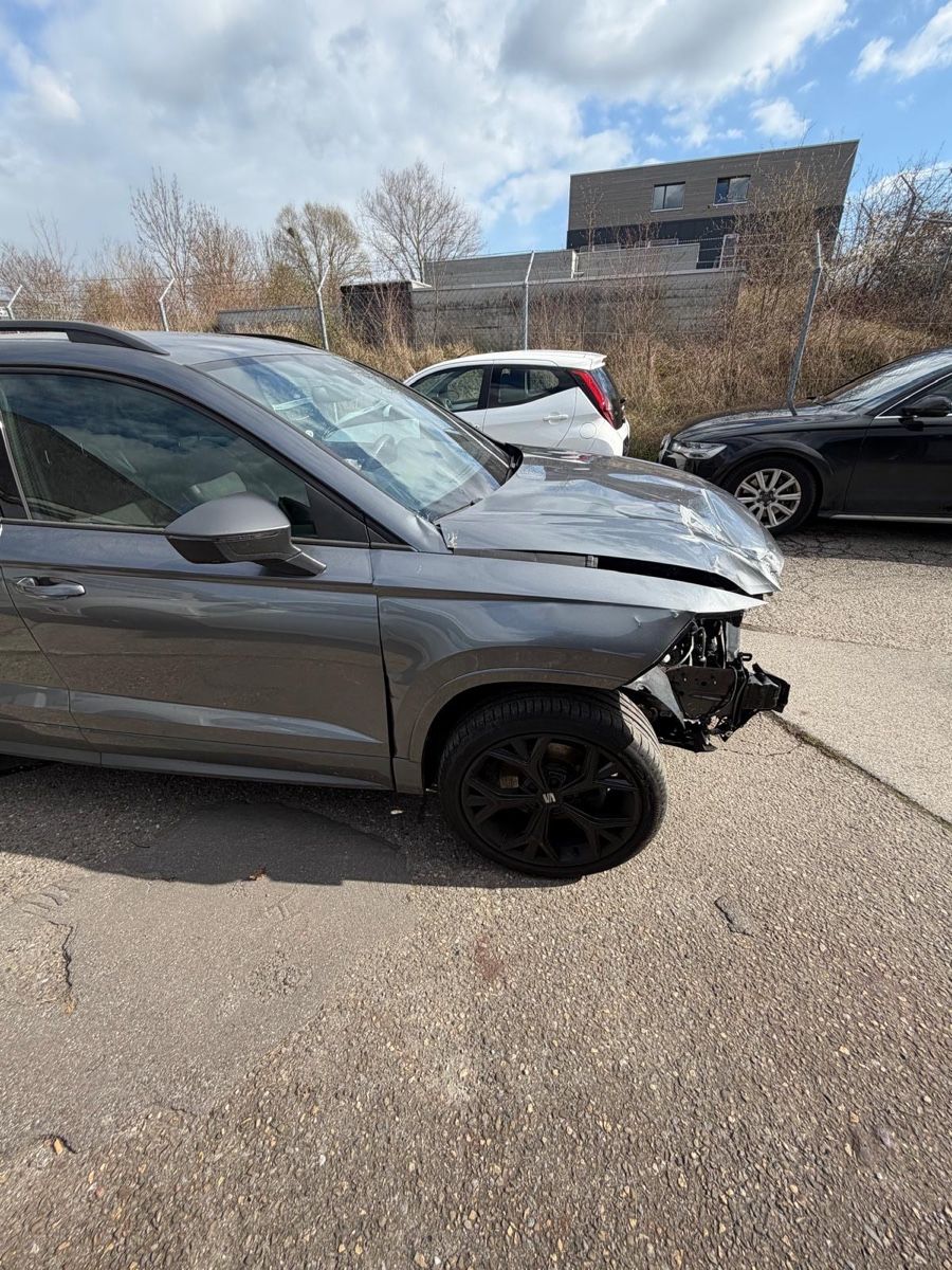 Seat Automobili: Seat Ateca 2023 25tkm Unfallfahrzeug – Difettoso da Belp venduto da Pat_csl7 3