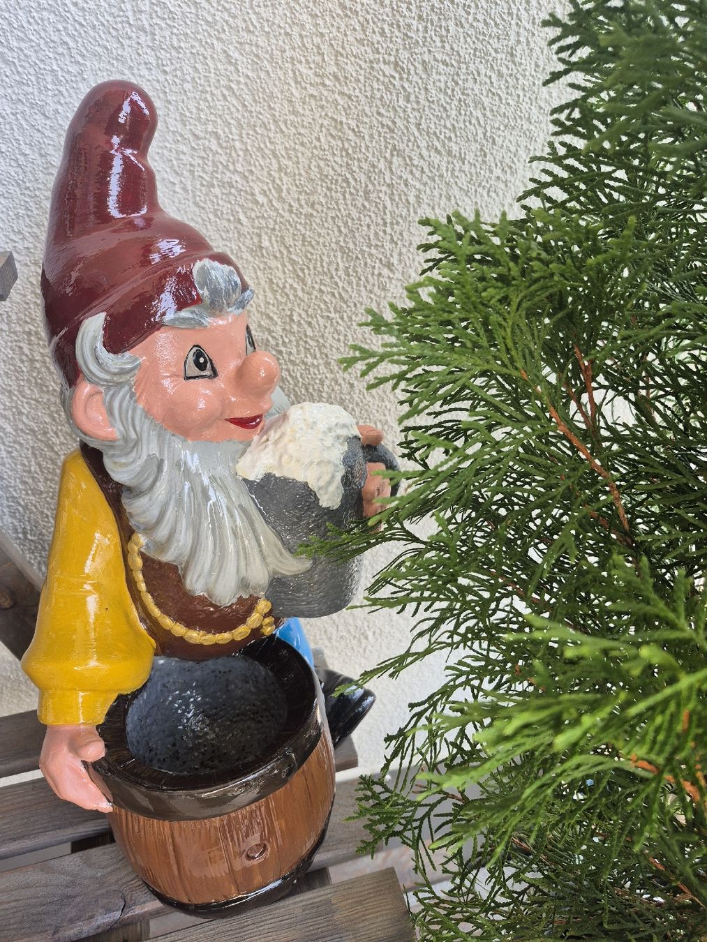 Figuren: Gartenzwerg mit Bier und Fass – Gebraucht aus Baar von Zwergen-Atelier4 2