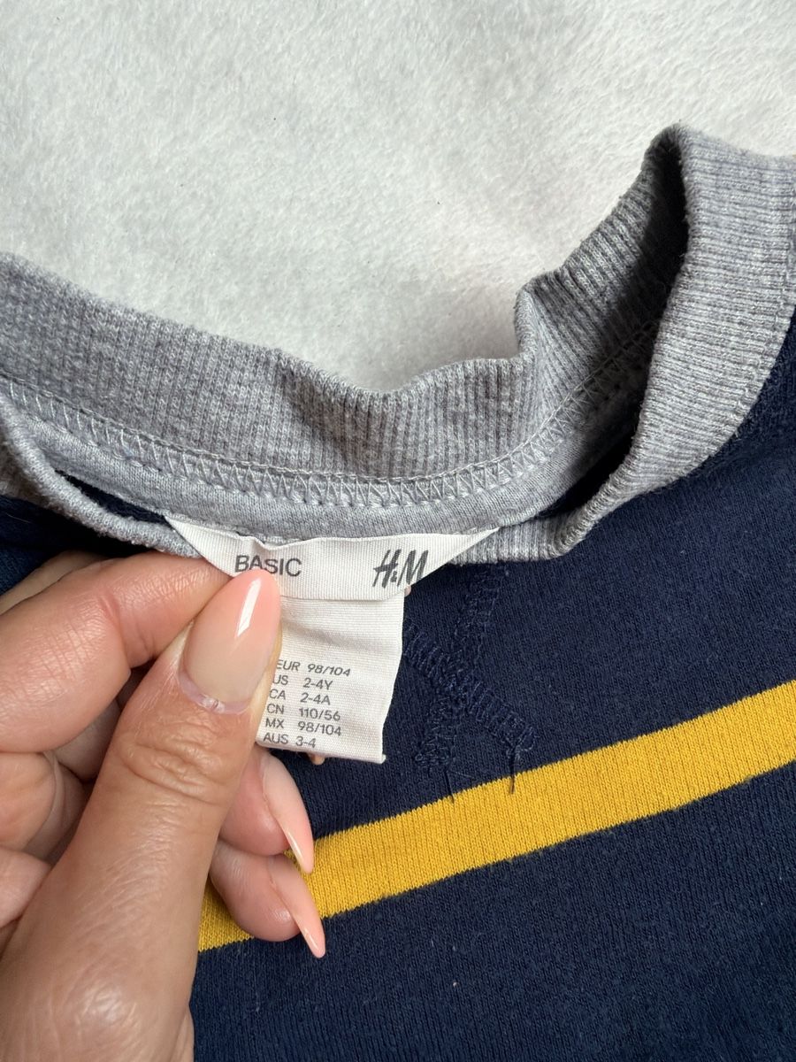 H&M Maglioni & Felpe: H&M Pullover gestreift blau gelb Grösse 98/104 – Usato da Kaisten venduto da saleforfun 1