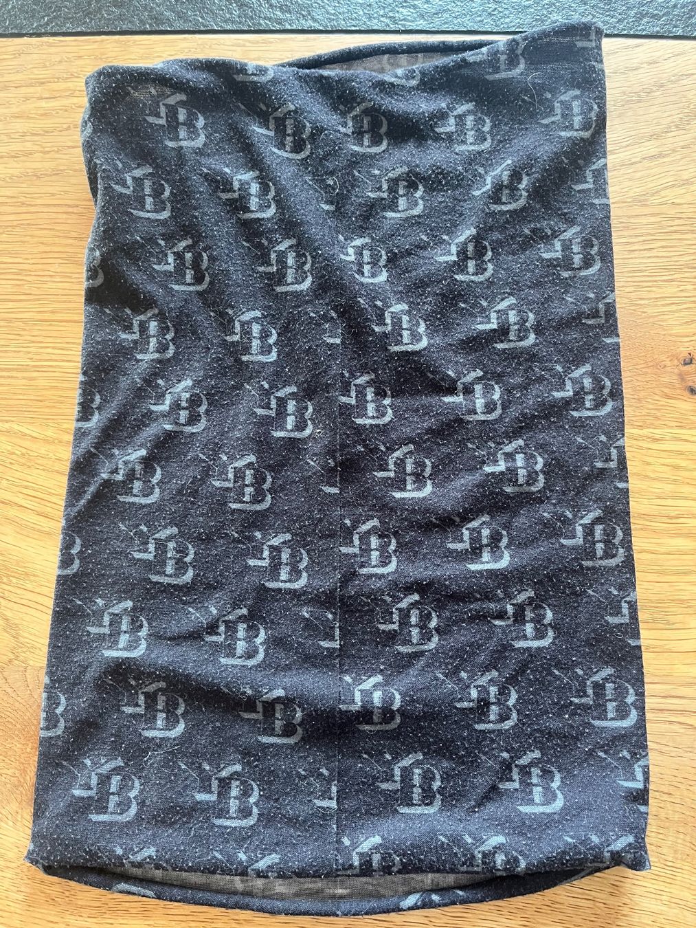 Foulards & écharpes: Schöner Original YB Schal – D'occasion à Kehrsatz par maus2405