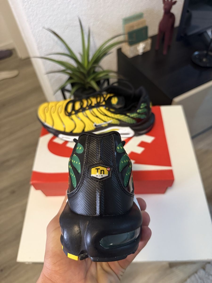 Nike Scarpe da uomo: Nike TN Air Max Plus jaune/noir pointure 45.5 – Nuovo e nell'imballaggio originale da Urtenen-Schönbühl venduto da Big.sanad 4