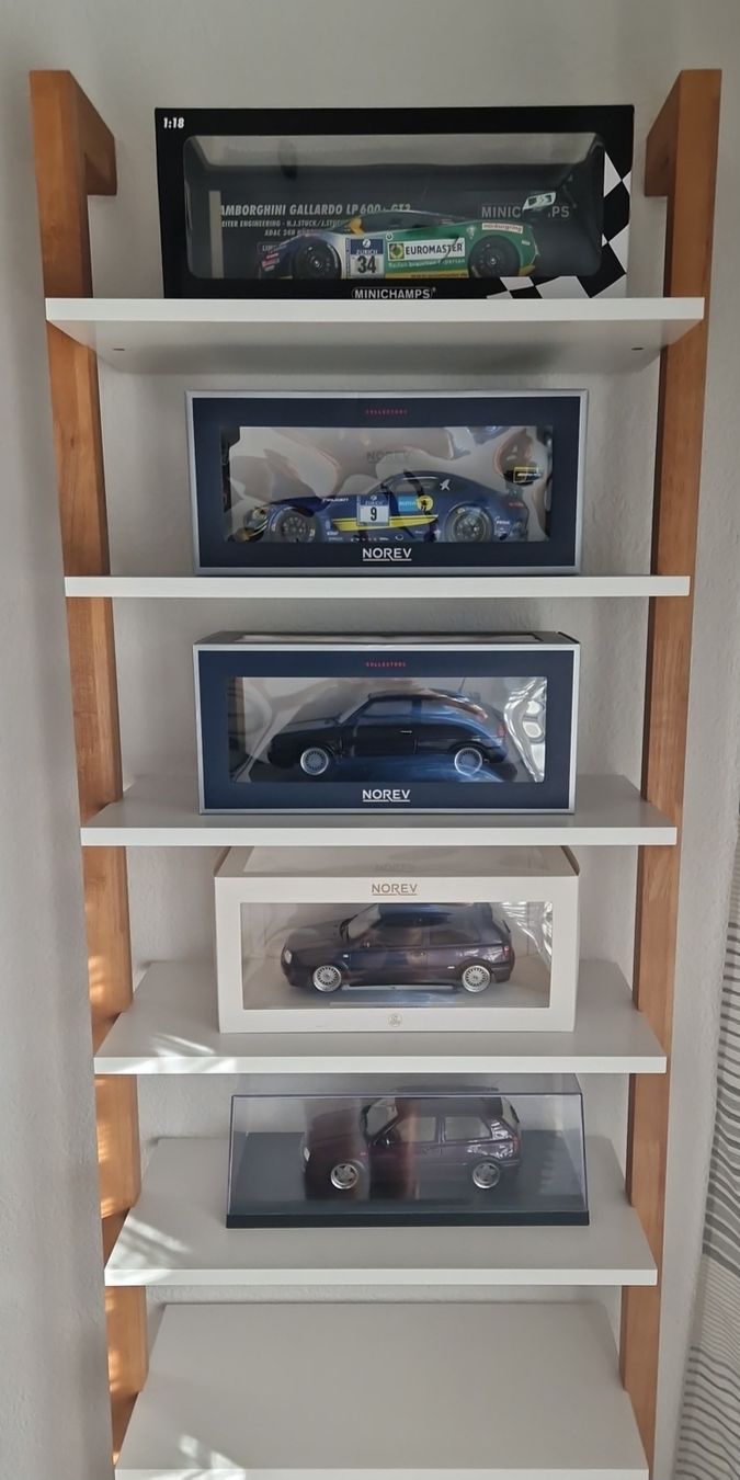 Modellini d'auto: Modellautosammlung 1:18 – Nuovo (secondo la descrizione) da Studen BE venduto da Continentalcollector 5