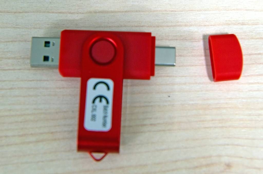 Chiavette USB: USB-Stich 64 GB  A+C Anschluss – Nuovo (secondo la descrizione) da Oberurnen venduto da encoder