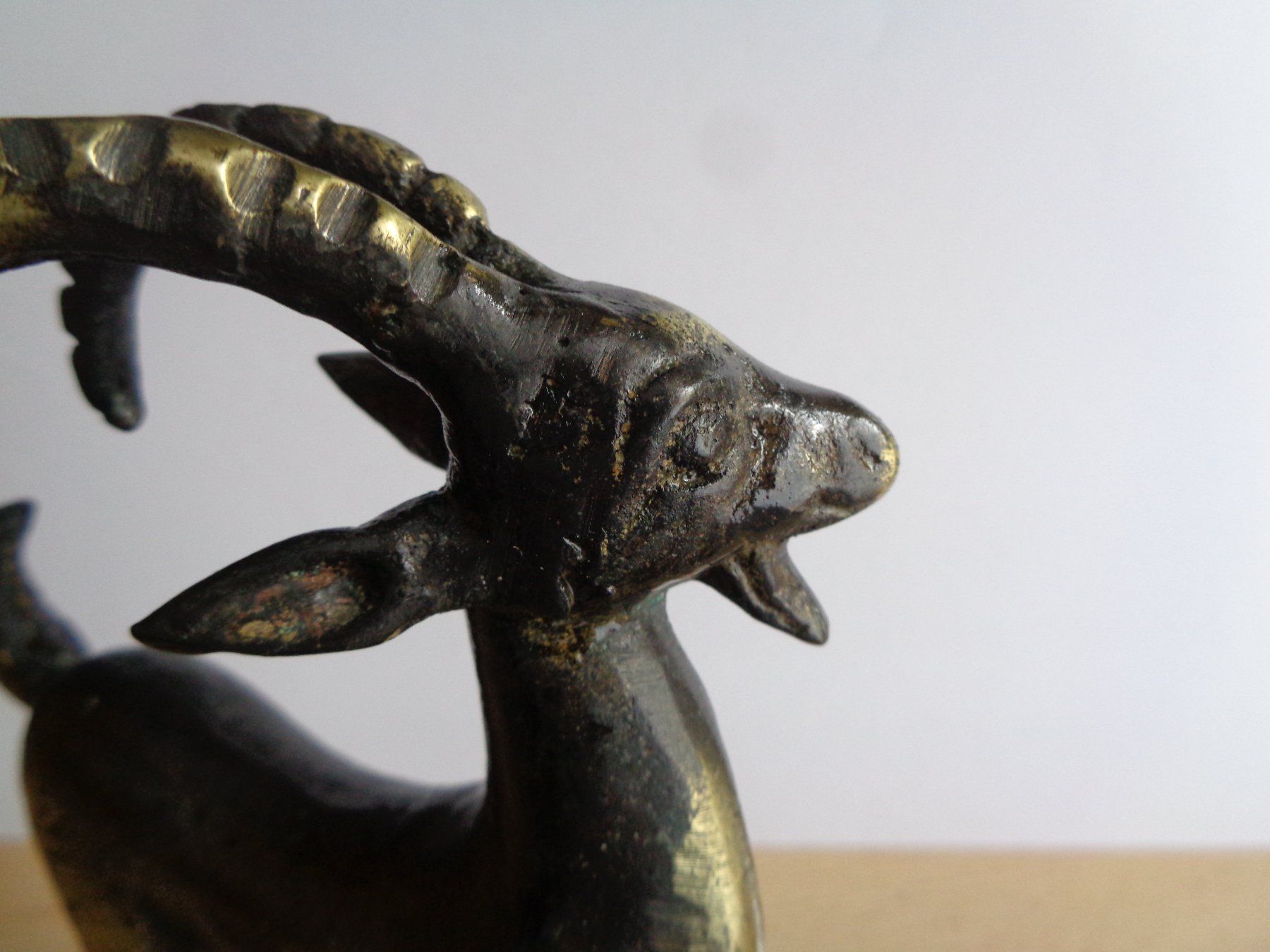 Statuette: ALTE FIGUR STEINBOCK BRONZE ? TIERFIGUR – Usato da Henggart venduto da Pascha22 2