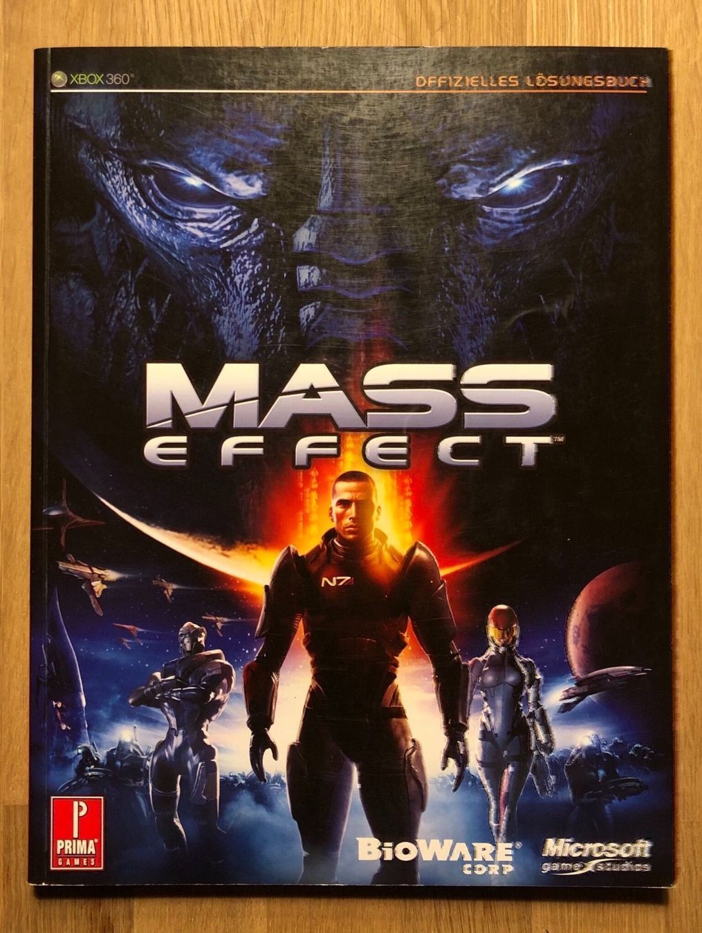 Spiele: Mass Effect Lösungsbuch – Gebraucht aus Kestenholz von Inna09