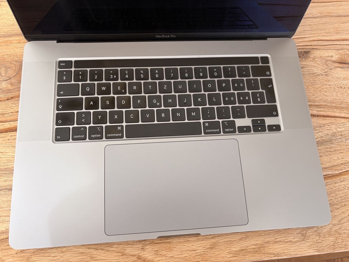 Apple Notebooks: MacBook Pro 16“, Space Gray, 16 GB RAM – Gebraucht aus Vogelsang AG von hannahlea 4