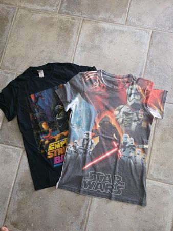 Star Wars T-Shirt 2 Stück Gr. S  🎄🎄🎄🎄