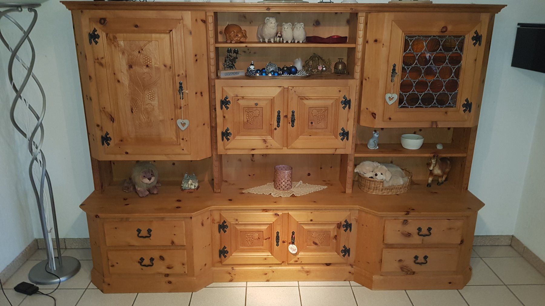 Buffets: Arvenholz-Buffet – D'occasion à Aarburg par ebbe_im_portemonnaie