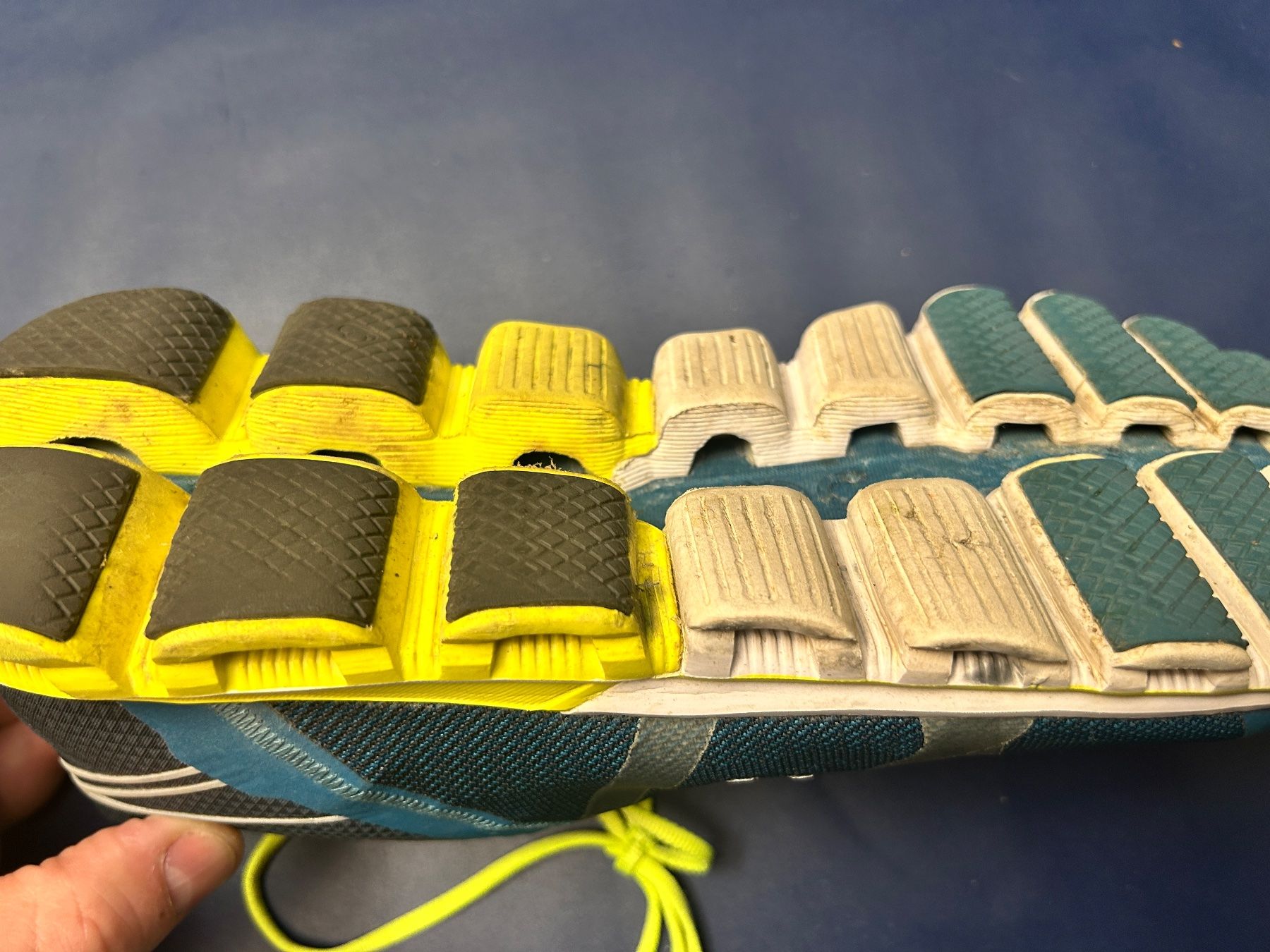 On Scarpe da uomo: ON Cloudflow Laufschuhe Herren Gr. 45 👟 – Usato da Sursee venduto da Engel19 9