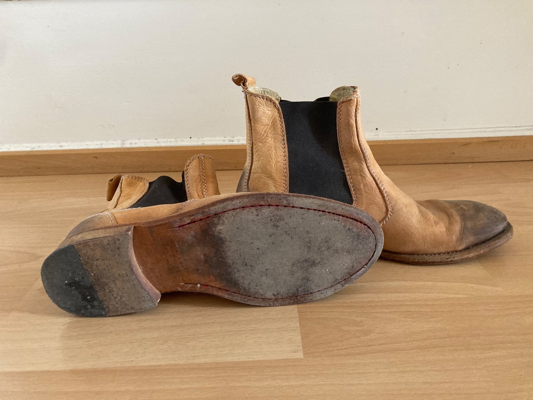 Scarpe da uomo: Pasito Boots gr 40 – Usato da Basel venduto da Myriam3 2