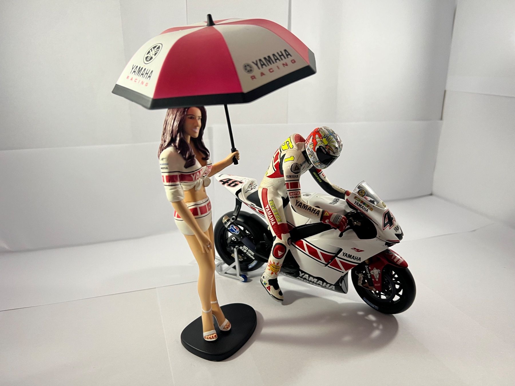 Minichamps Kit di modellismo & Modellini statici: Valentino Rossi Lot 9 – Usato da Sergey venduto da Mascotte00 2