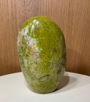 Ein schönes Opal grün Free Form aus Madagaskar