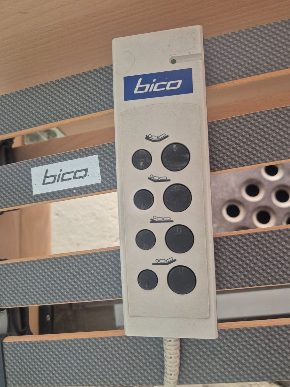 Lits: Elektrisches Einzelbett – D'occasion à Aldesago par Ivo47x 1