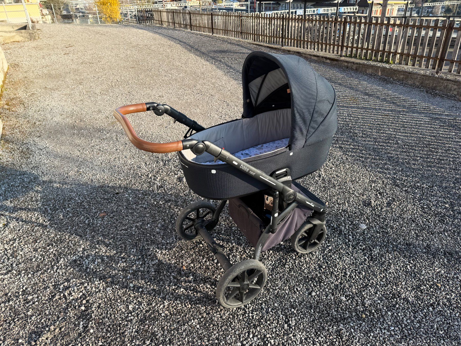 Kinderwagen: Kinderwagen Roan Bass Next – Defekt aus Spiez von LIMPLINK
