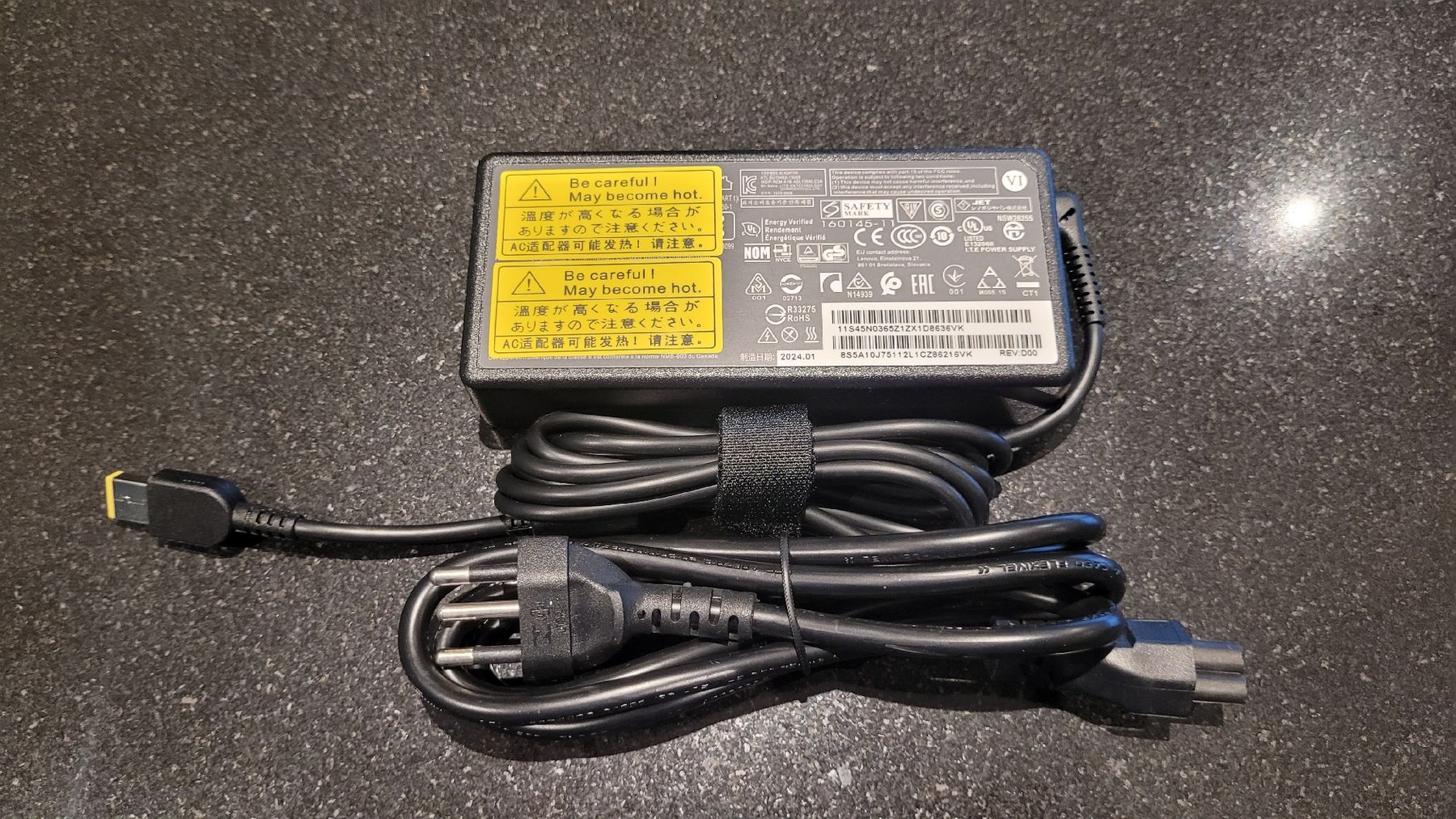 Caricabatterie: Netzgerät 135W Dockingstation Lenovo 40AF – Nuovo (secondo la descrizione) da Klingnau venduto da Groofty69 5