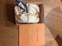 Baskets Louis Vuitton Trainer noir blanc taille 45.5