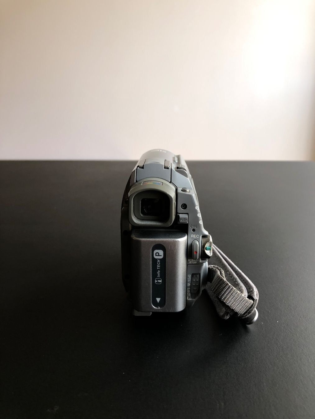 Sony Videocamere: Sony Mini DV Camcorder DCR-HC40 – Usato da Schönenwerd venduto da Pearlwhite 1