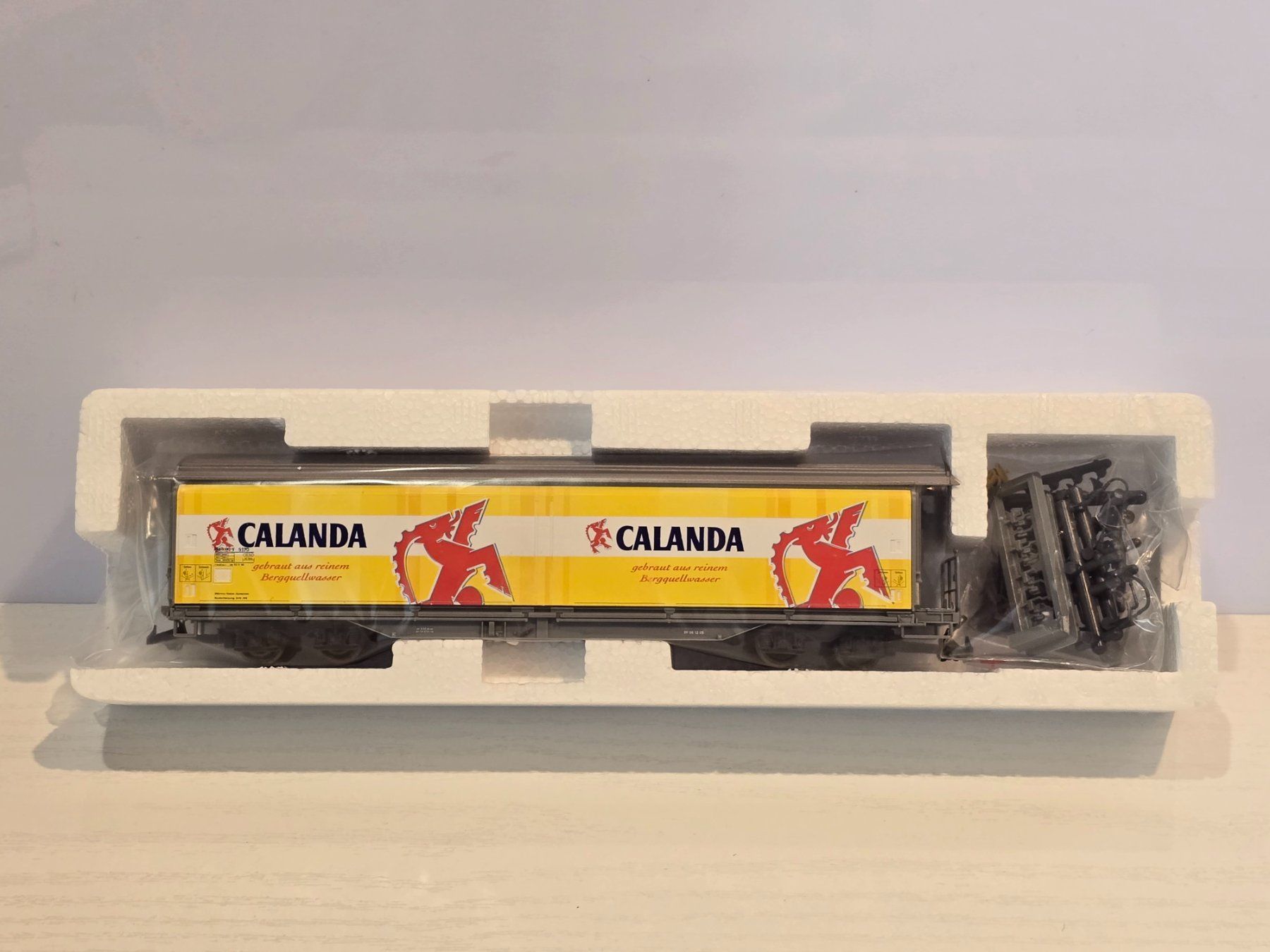 Bemo Modellini di ferrovie: Bemo, 2288140, RhB, Schiebewandwagen, Calanda Bräu, Neu – Nuovo e nell'imballaggio originale da Kloten venduto da Nicola2 2