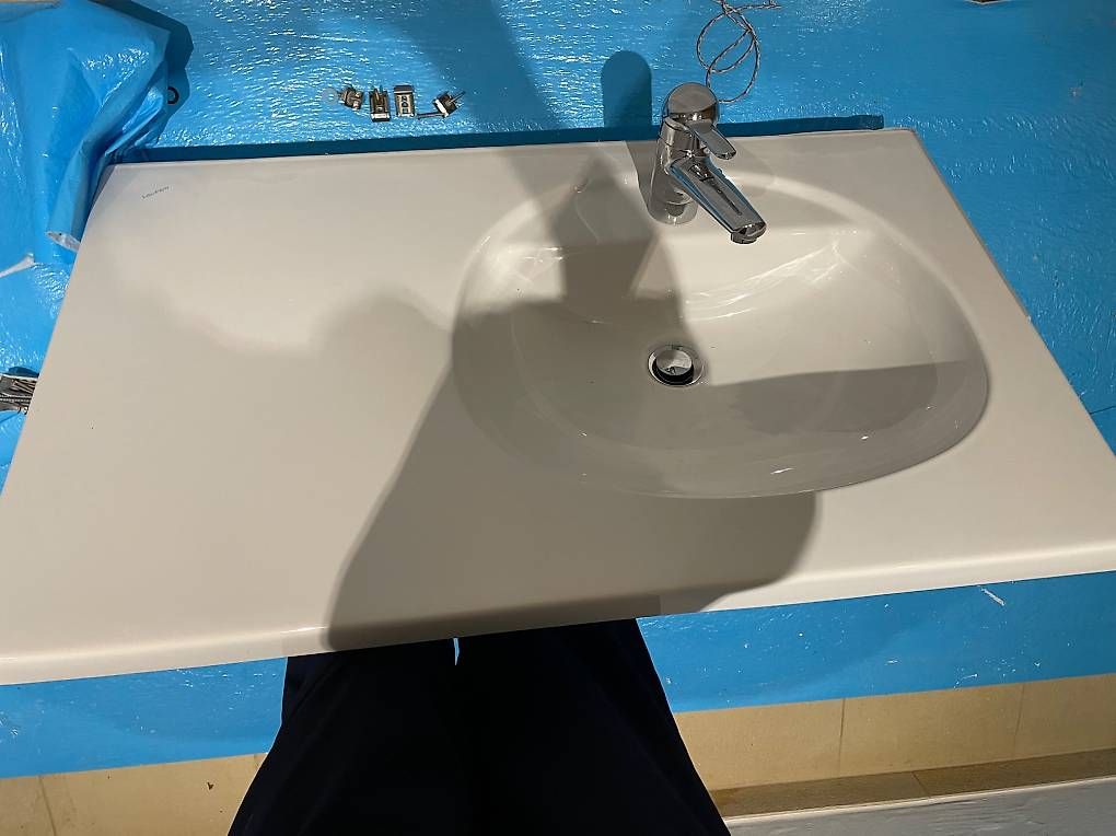Lavabi & lavandini: Badezimmer Lavabo inkl Mischbatterie  – Usato da Langnau i. E. venduto da Bernhard14