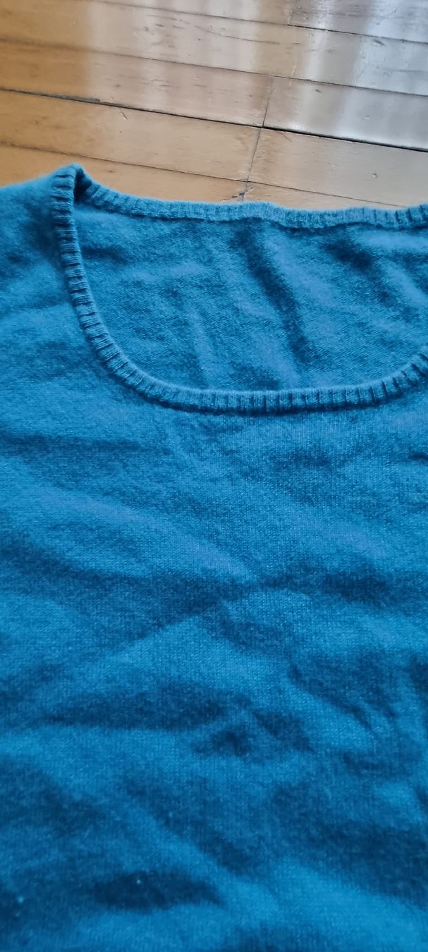 Top: 100 % Kaschmir Cashmere Top – Usato da Riedikon venduto da Winter21. 1