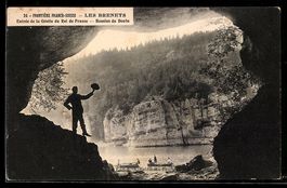 AK Les Brenets, Entrée de la Grotte du Roi de Prusse, Bassin