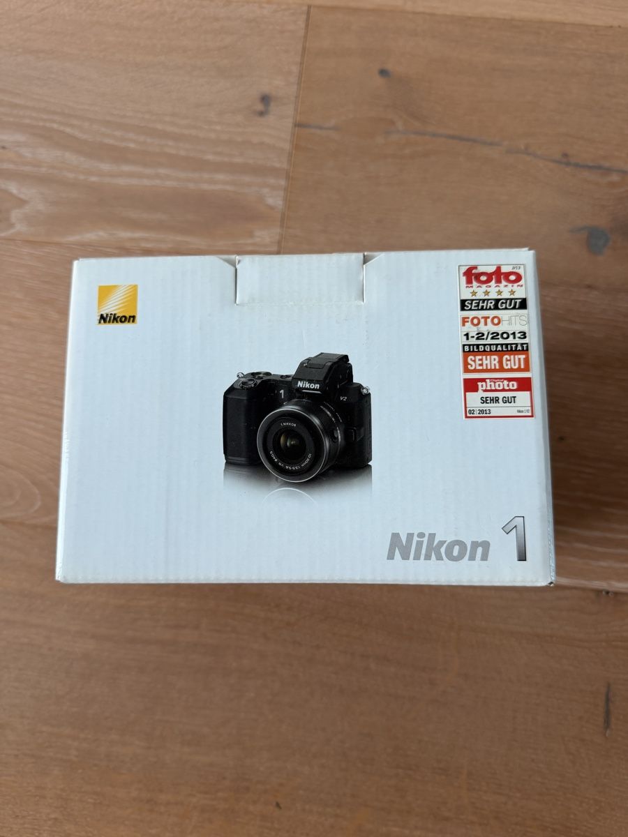 Nikon Fotocamera: Nikon 1V2 mit OVP und Ledercase – Usato da Winterthur venduto da R2D_Y7C 6