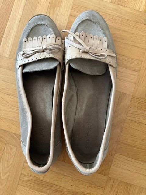 Maddison Scarpe da donna: Moccasins "maddison" Gr. 40 beige – Usato da Walenstadt venduto da ricamul 3