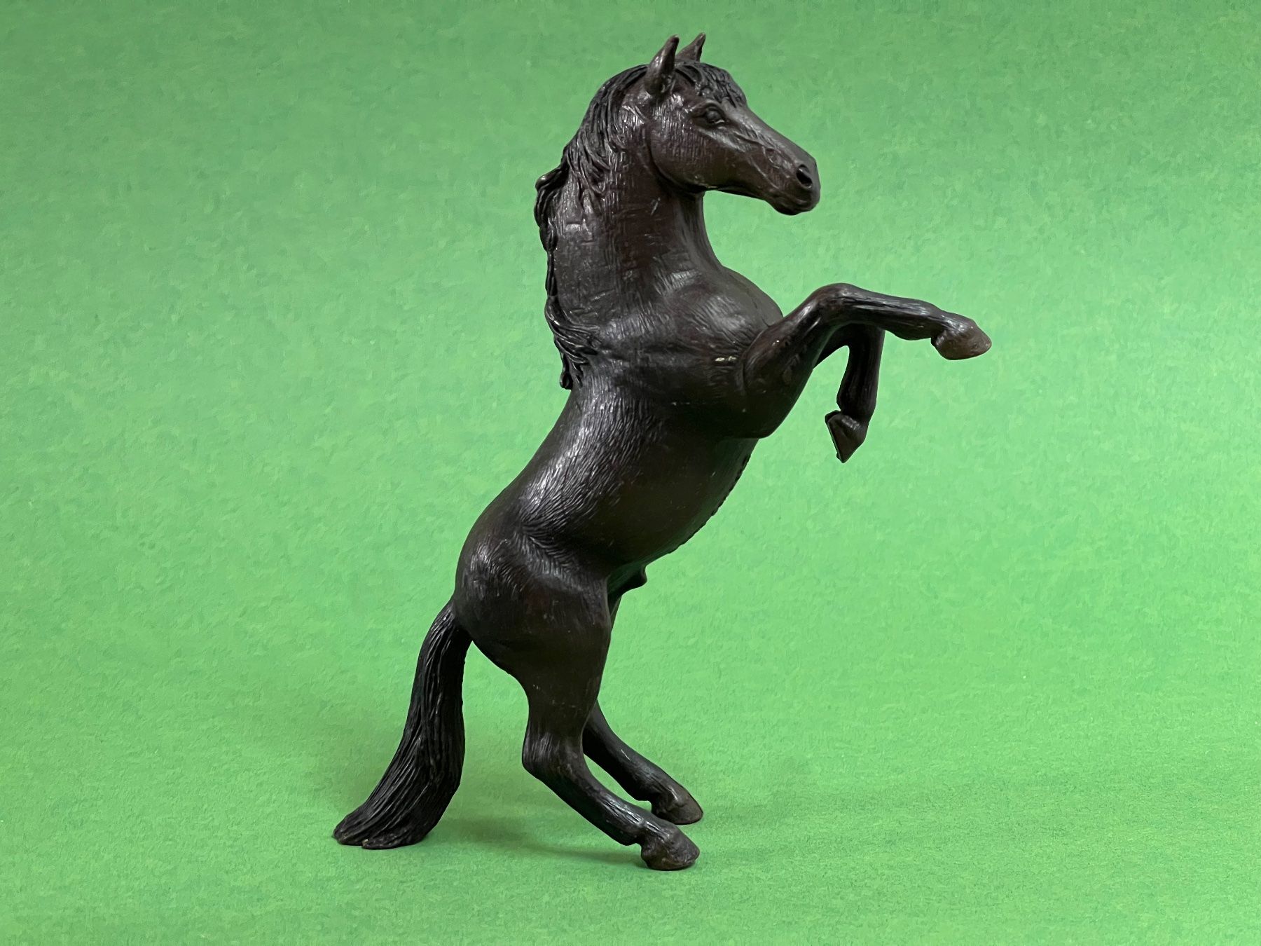 Schleich Figuren: 2 Schleich Mustang Hengst steigend Pferd – Gebraucht aus Ennetbaden von  4