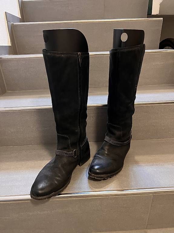 Damenschuhe: Stiefel schwarz GR 41 – Gebraucht aus Saas im Prättigau von cla_289l