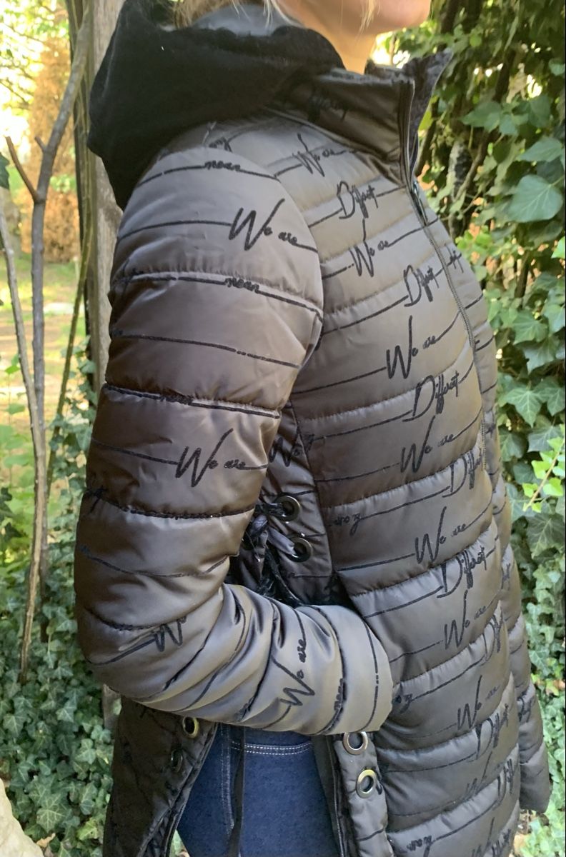 Desigual Cappotti: Desigual Cappotto con cappuccio e lacci laterali – Nuovo (secondo la descrizione) da Gordevio venduto da LanaZimm 5