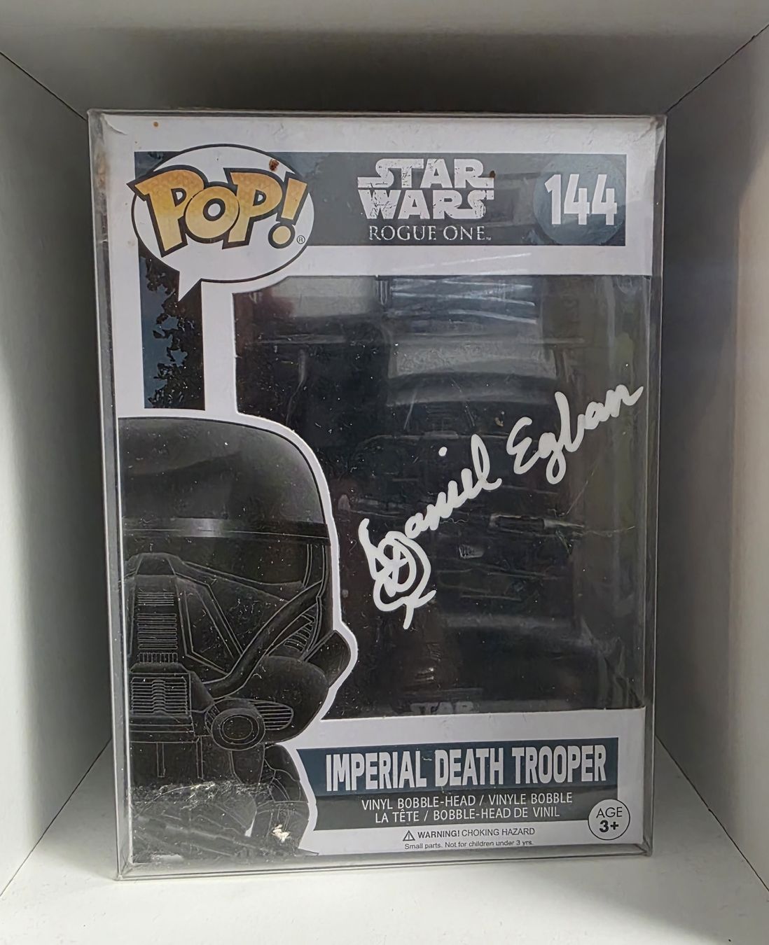 Funko Figuren: Funko Pop Death Trooper signiert mit COA – Neu und originalverpackt aus Rümlang von Starlord_16