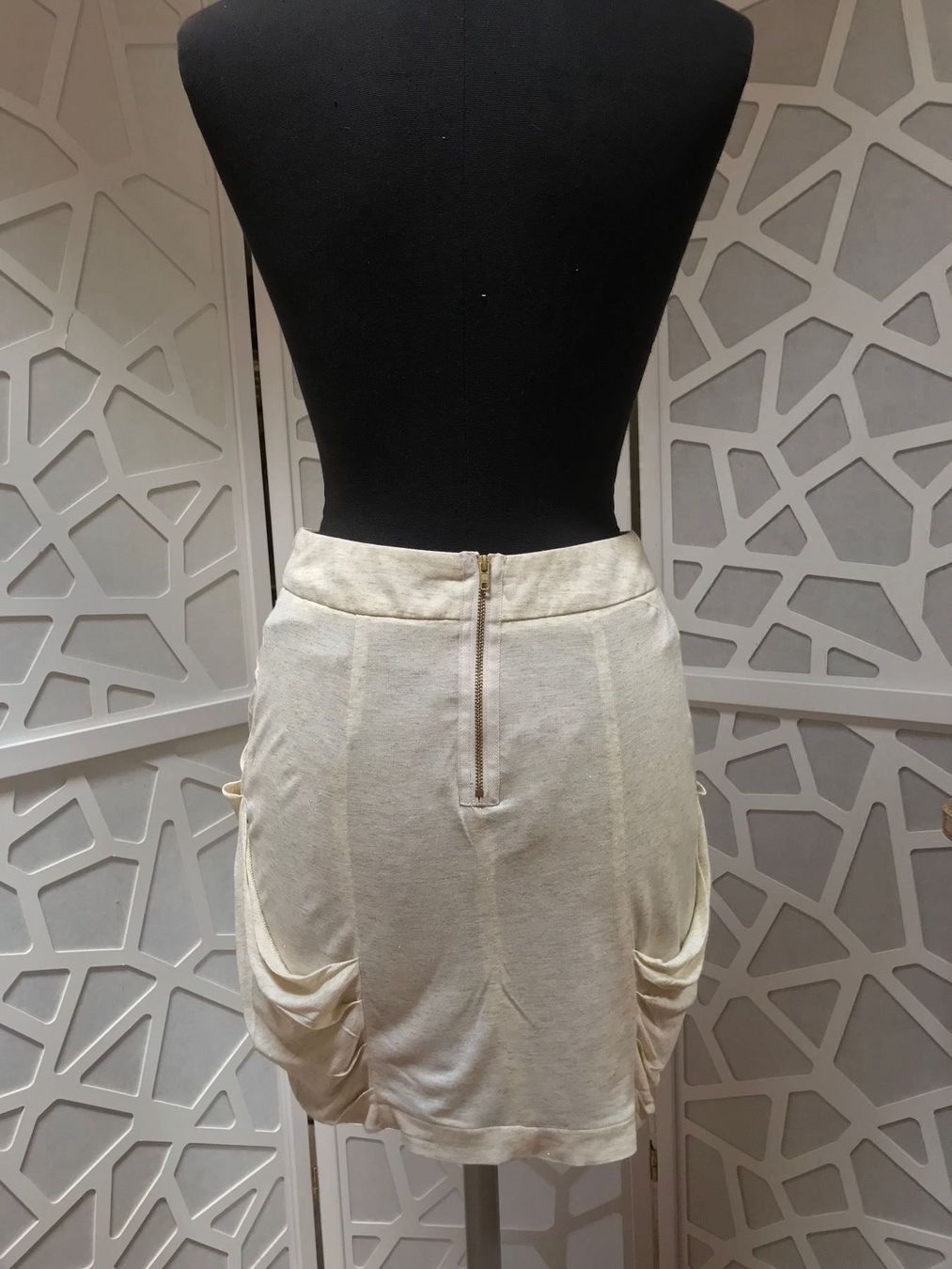 DKNY Kleider & Röcke: Belle jupe beige 'DKNY'. Taille 14ans – Neu (gemäss Beschreibung) aus Grund b. Gstaad von PlageNeige 1