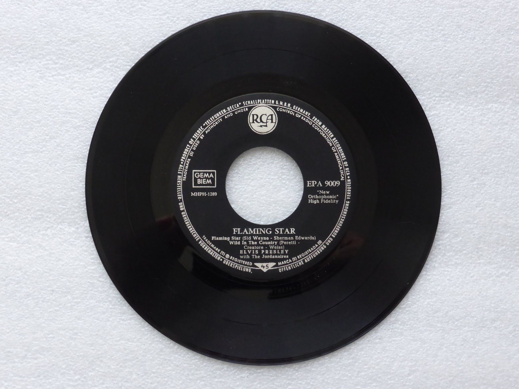 Schallplatten: Vinyl Single   EP   ELVIS PRESLEY – Gebraucht aus Küssnacht am Rigi von Mondkinder 1