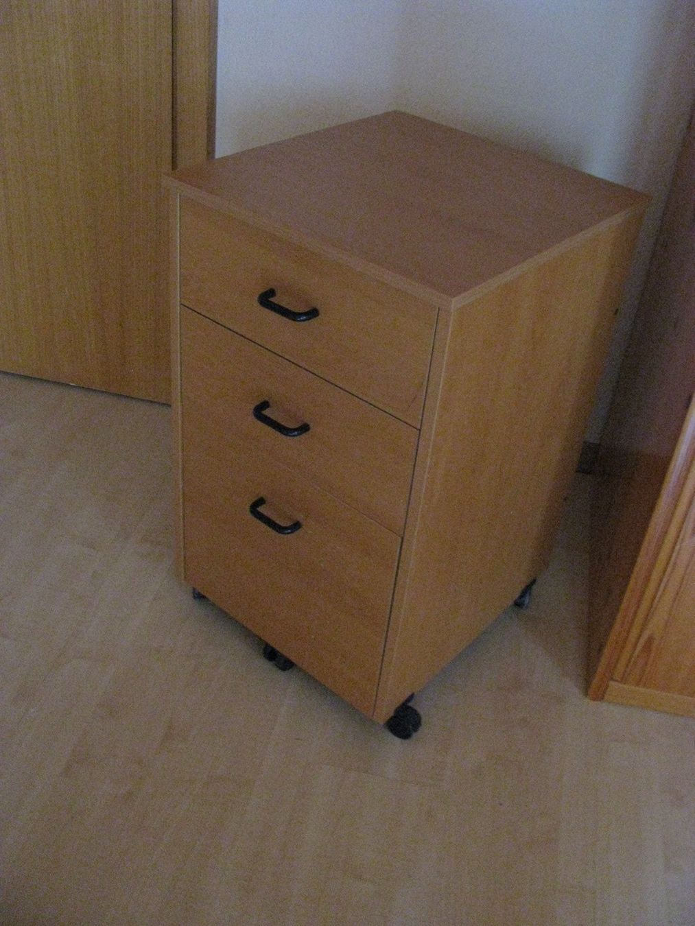 Ikea Banconi: Büro Roll-Container -Caisson à roulettes - IKEA - 80-90Jg – Usato da Zweisimmen venduto da Domii 1