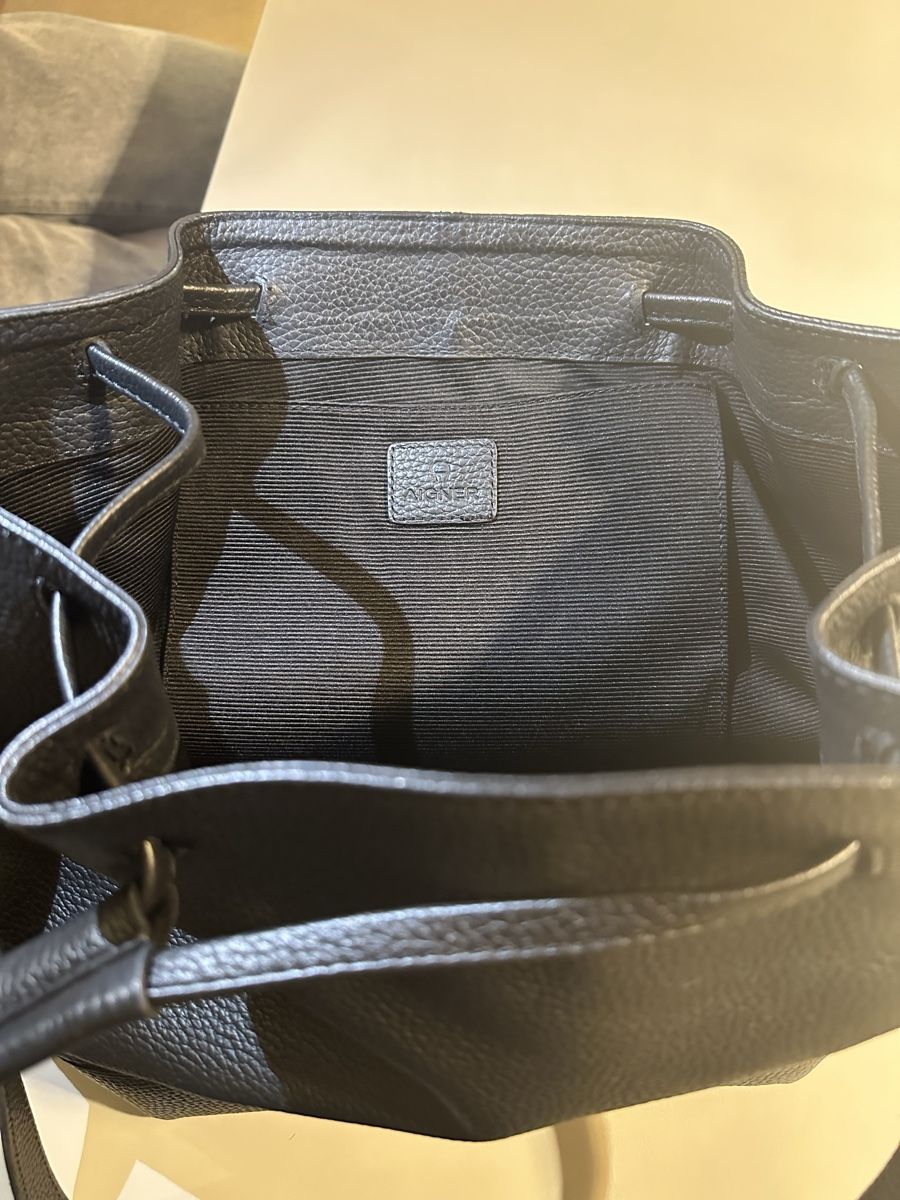 Aigner Borse da donna: Schwarze Beuteltasche von Aigner – Nuovo (secondo la descrizione) da Bern venduto da est_56rm 7