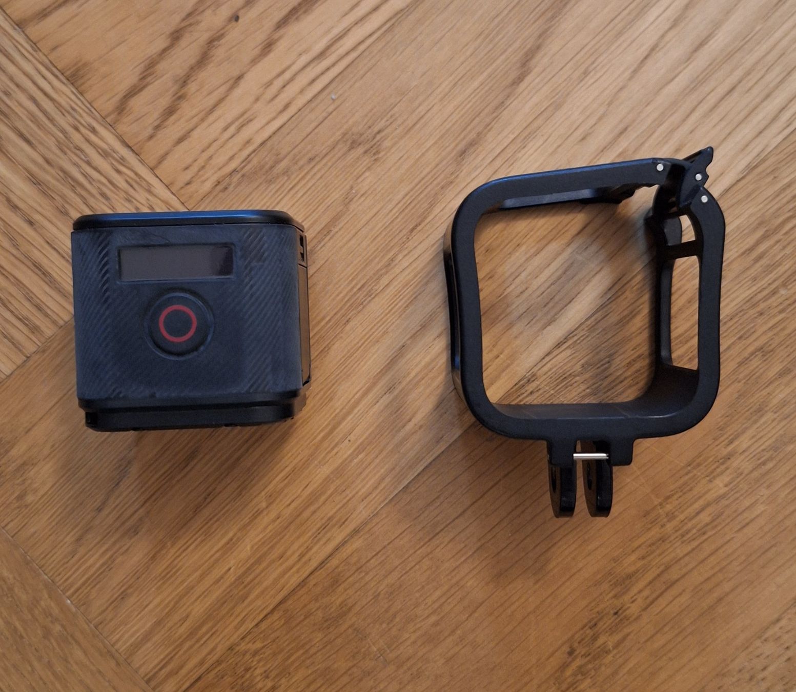 Gopro Action Cam: GoPro Hero 4 Session (camera + accessories) – Usato da Zürich venduto da mar_wm6f 6