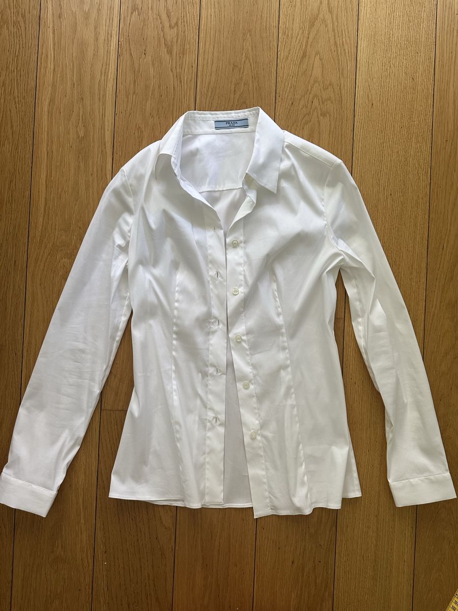 Prada Camicette: Prada White Cotton Blend Fitted Blouse – Usato da Geneve venduto da iri_dr5s 1