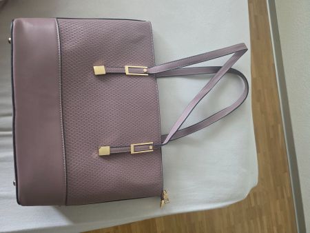 Trendige Handtasche in Taupe - Herbst Must-Havel