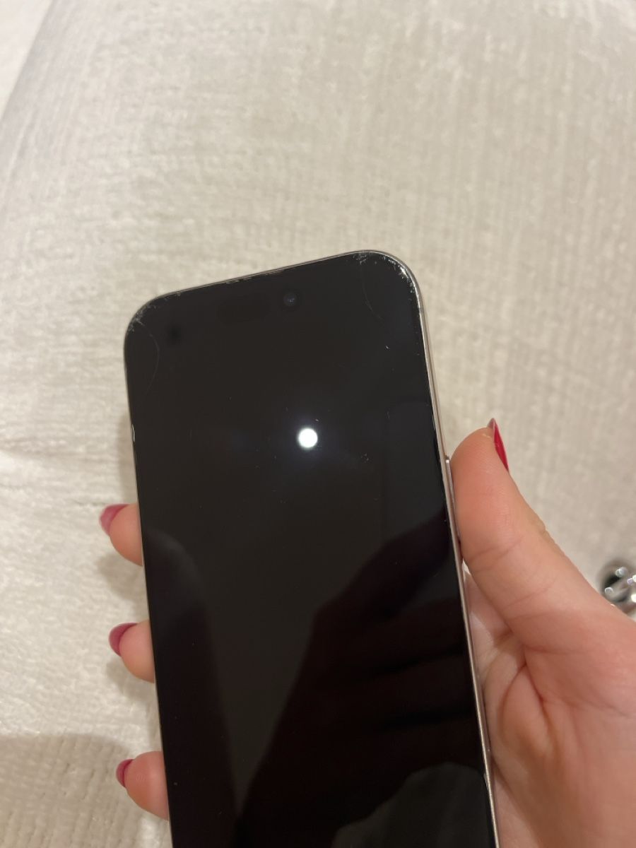 Apple Handys / Smartphones: Apple iPhone 16 Pro 128 GB grau mit Displaybruch – Gebraucht aus Brunnen von princessv 2