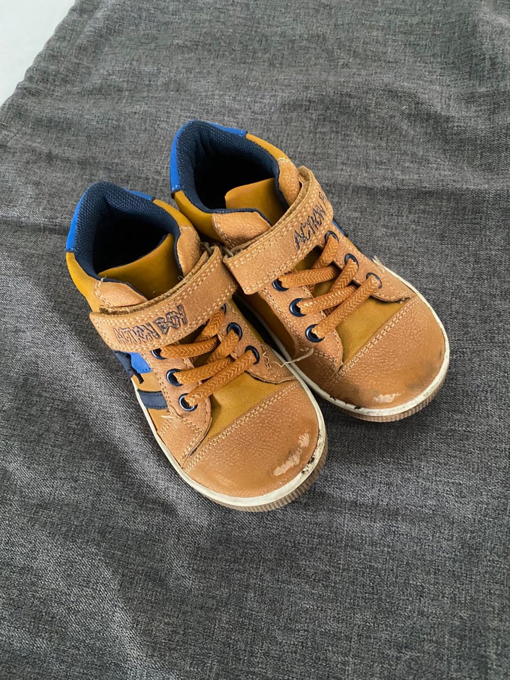 Scarpe per ragazzi: Action Boy Schuhe Grösse 24 – Usato da Allenwinden venduto da Obalu 1