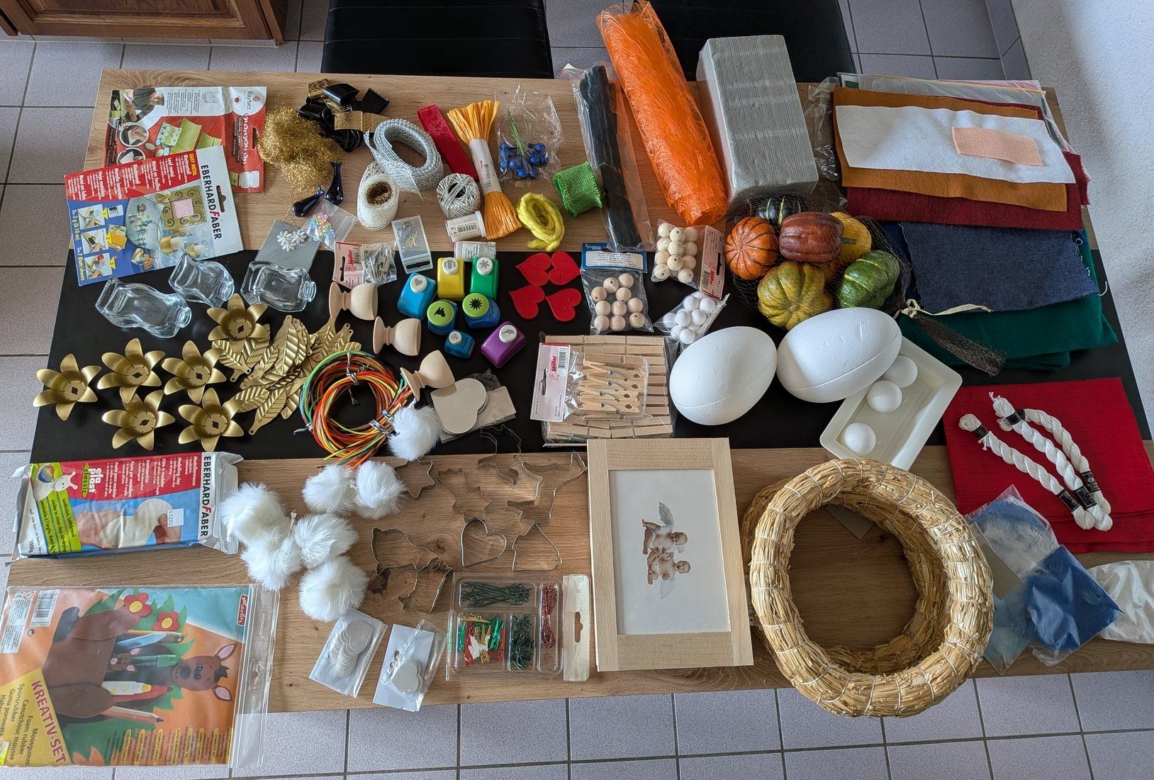 Kit bricolage: Lot de matériel pour loisirs créatifs – Usato da Villariaz venduto da Mariejoconde 1