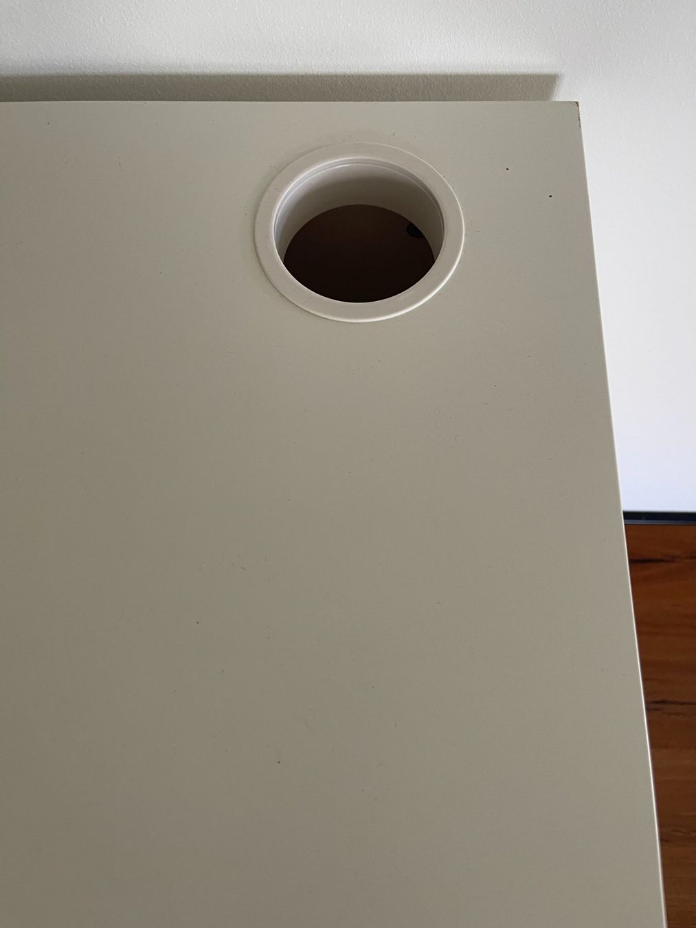 Ikea Scrivanie: Weisser Schreibtisch zu verkaufen – Usato da Buchs SG venduto da H_A_P 5
