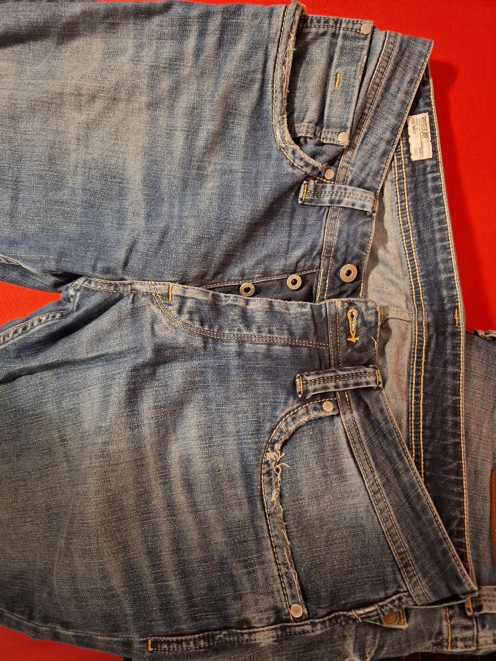 Pepe Jeans Lotti di vestiti: Hose-Mix Herren:Pepe Jeans, Stoffhose, Grösse 34/32 oder 52 – Usato da Speicherschwendi venduto da happyday72 1