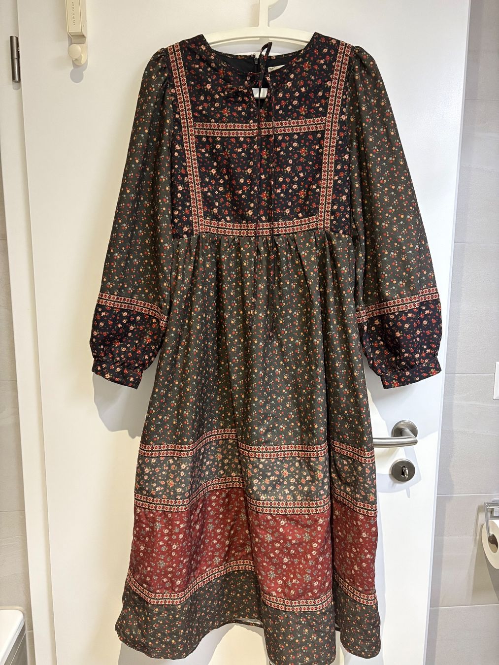Vestiti: Une belle robe taille L – Nuovo (secondo la descrizione) da Monts-de-Corsier venduto da mon_rp2m